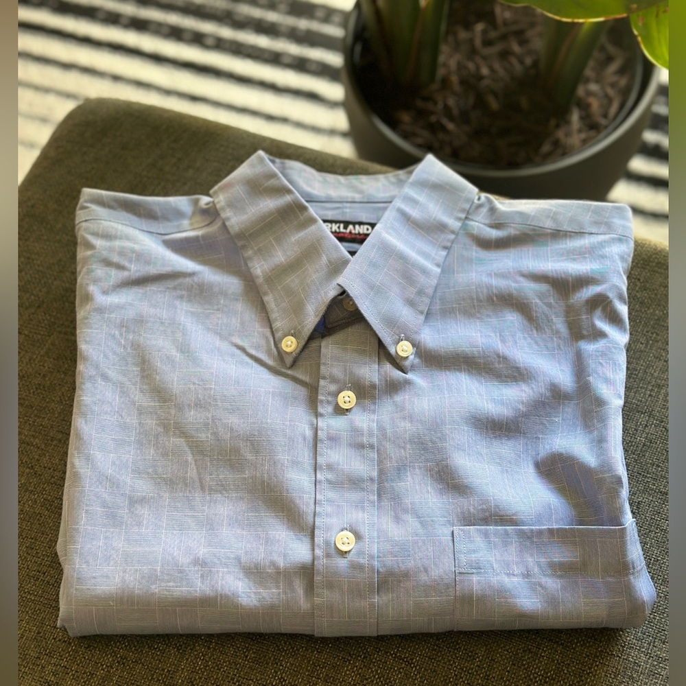 Kirkland Signature Light Blue Casual Button-Down Shirt